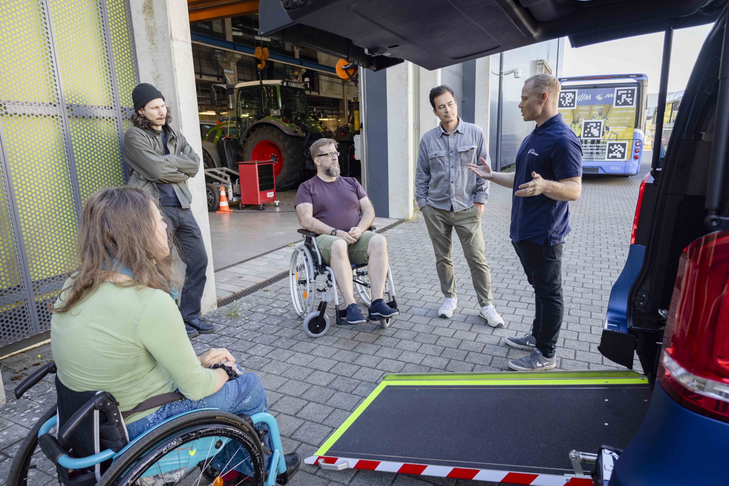 Studierende der UNIKIMS zu Gast am KIT